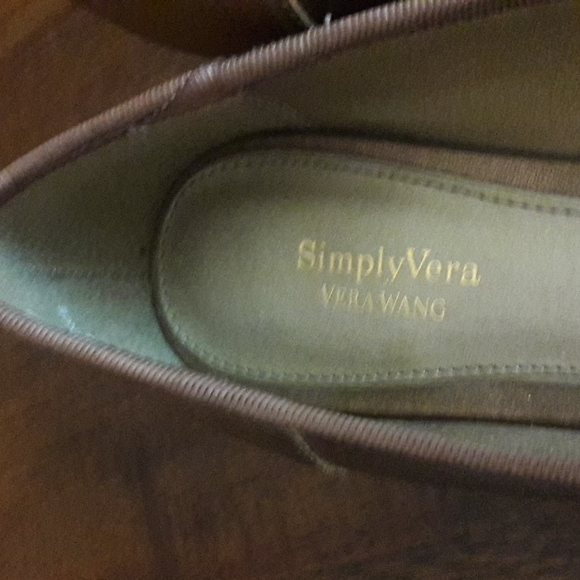 Simply Vera Cheerful Gold Flats S8 - Picture 5 of 6